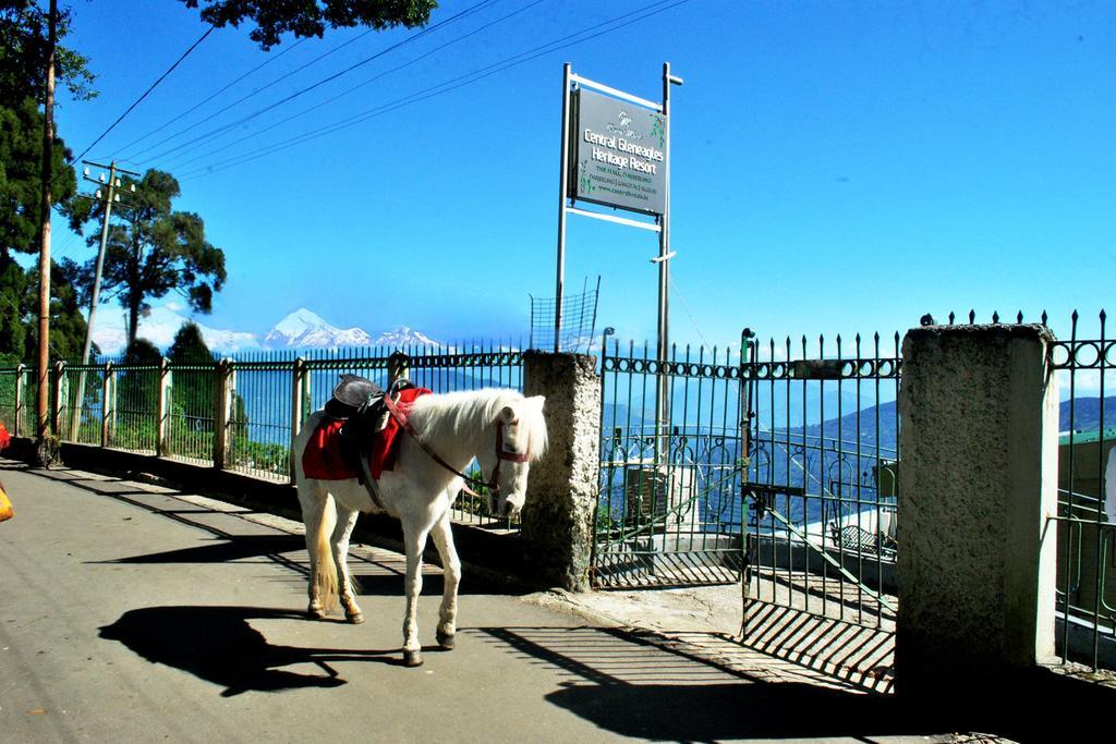Central Gleneagles Heritage Resort Former Bungalow Of Ex-Tata Chairman Russi Mody The Mall Road Darjeeling Darjeeling  Bagian luar foto